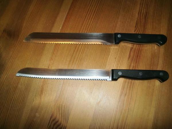 2 hochwertige Messer mit Wellenschliff "PROFESSIONAL", durchgehende genietete stabile Klinge,