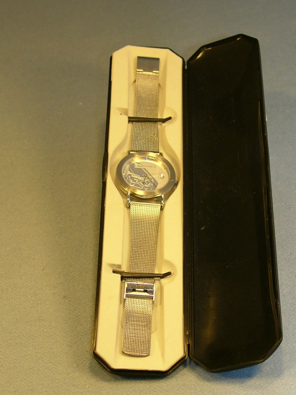 Edelstahl Designer Uhr von Artwork Austria ungetragen in der Box