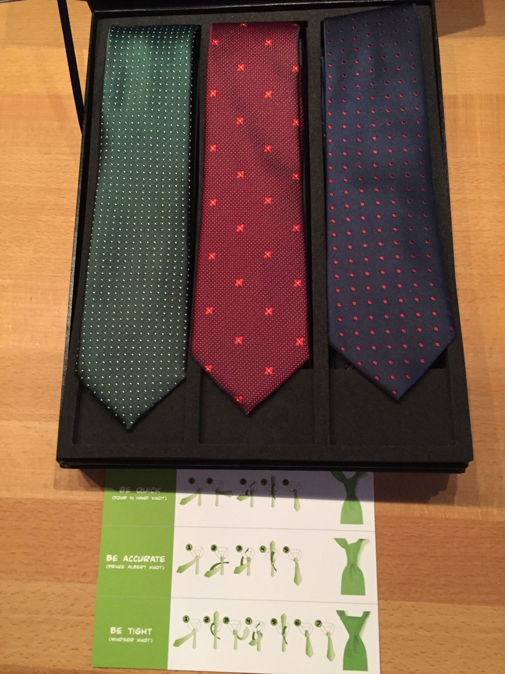 Klassische Krawatten in grün, rot und blau 5,5cm schmal