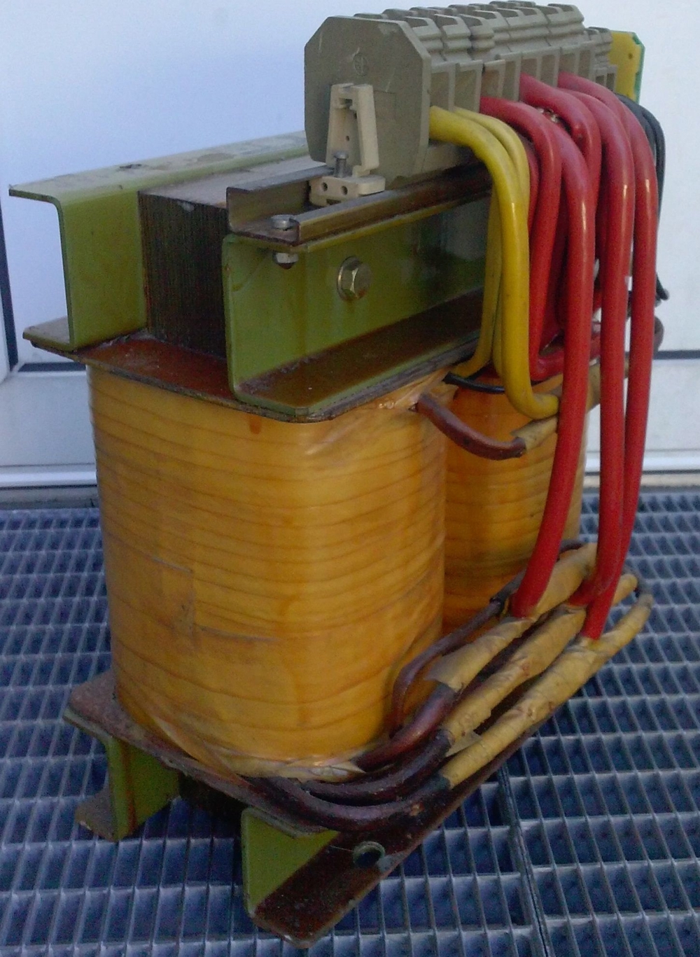Hochstromtrafo, 3,7 kVA, 4 Wicklungen: 5V 15V 30V 60V