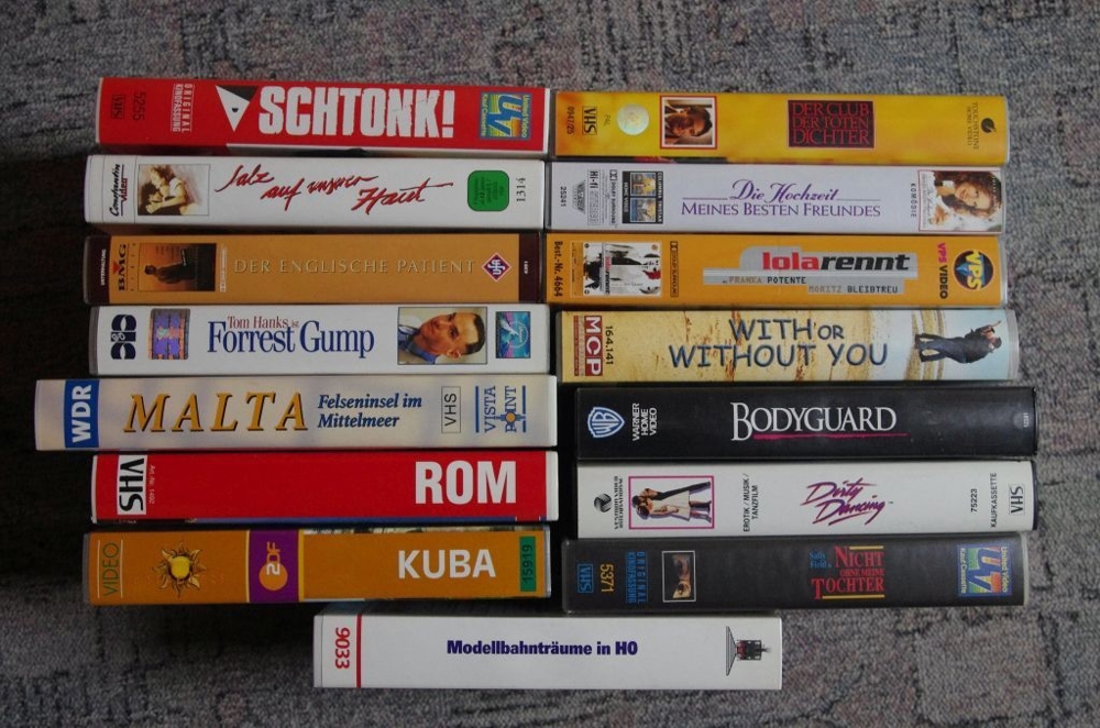 15 VHS-Kassetten, Spielfilme, Reisen, Modellbahn u.a.