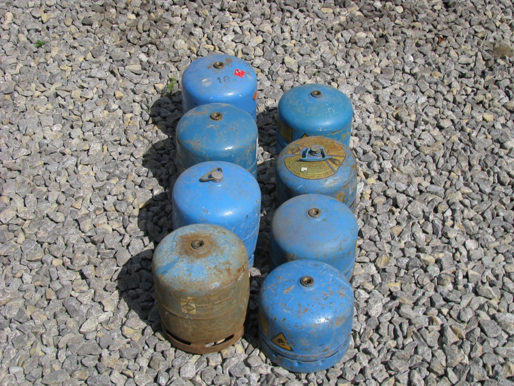 8 MAL CAMPING GAZ FLASCHEN 907 UND 904