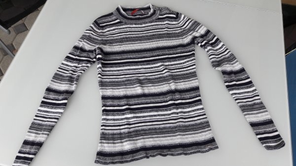 Neuwertiger Pullover von S. Oliver; Größe 38 -- TOP-Zustand!!