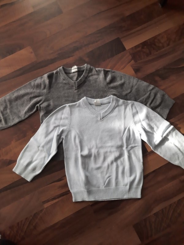 2 Feinstrickpullis V-Neck Gr.86 H&M wie NEU