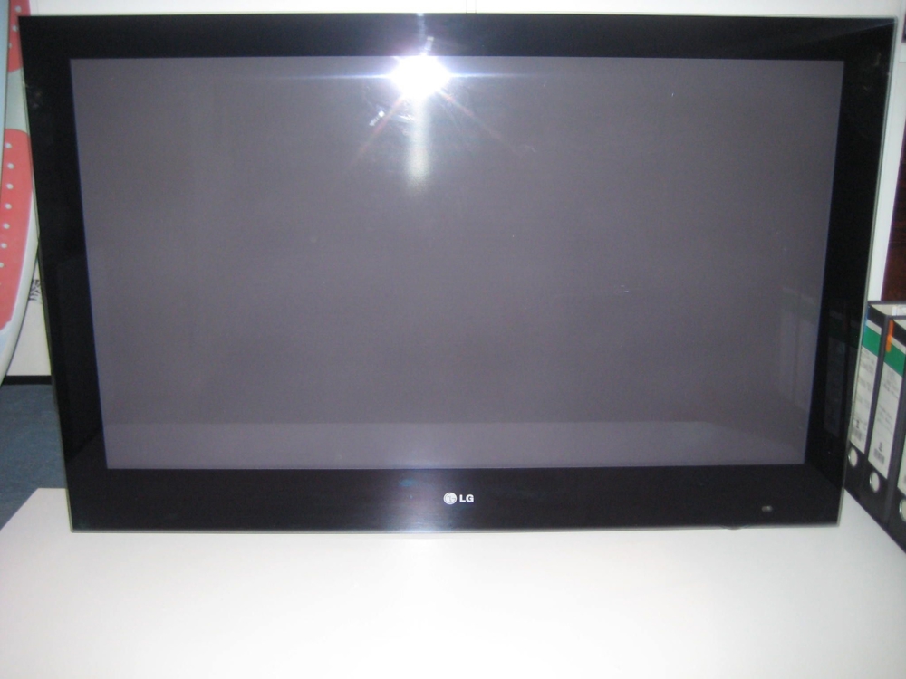 LG - TV - Schwarz - Dreh Fuss - Eur 135