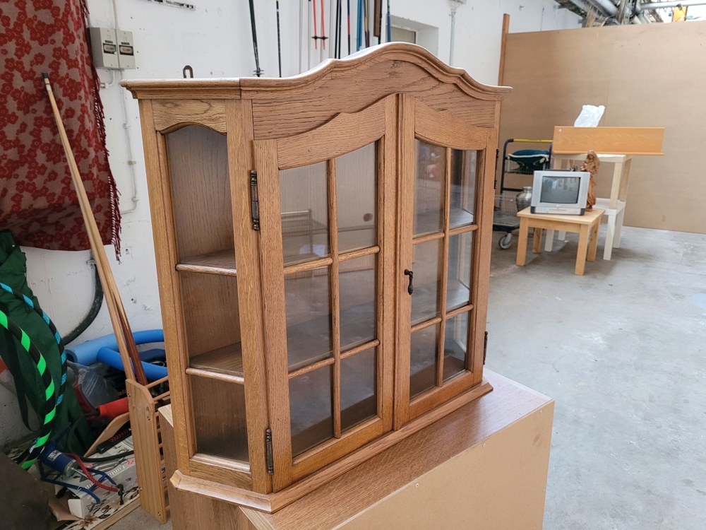 Holz Hänge Vitrine mit zusätzlichen Seitenfenstern