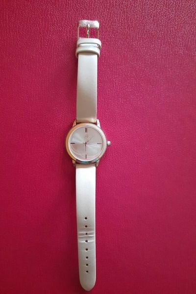 Damen-Armbanduhr zu verkaufen