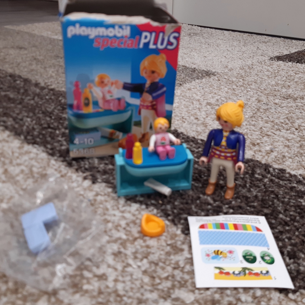 Playmobil special plus Wickeltisch!
