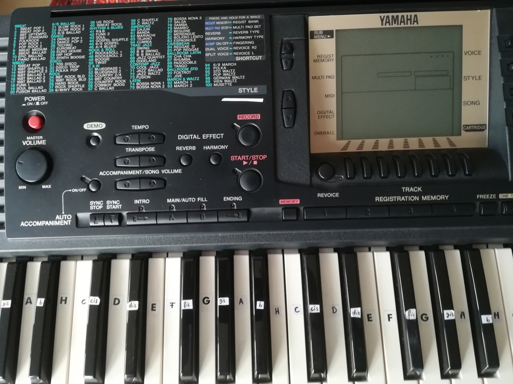 Yamaha-Keyboard PSR-330
