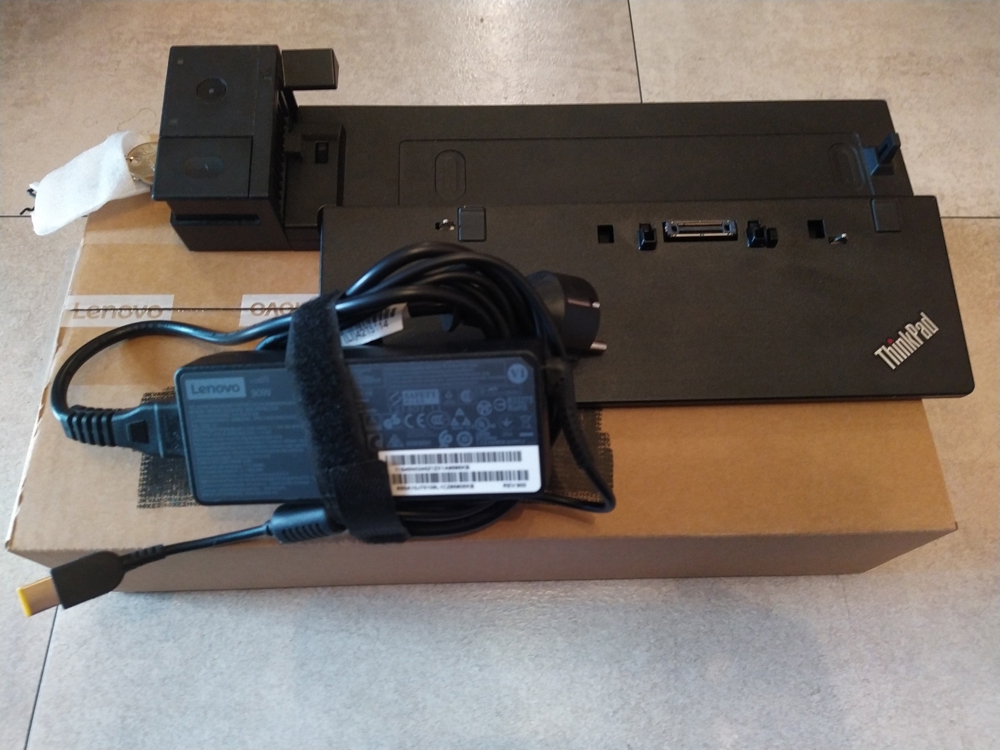 LENOVO ThinkPad Ultra Dock Notebook Dockingstation - 90W (40A20090EU) mit Netzgerät, neuwertig