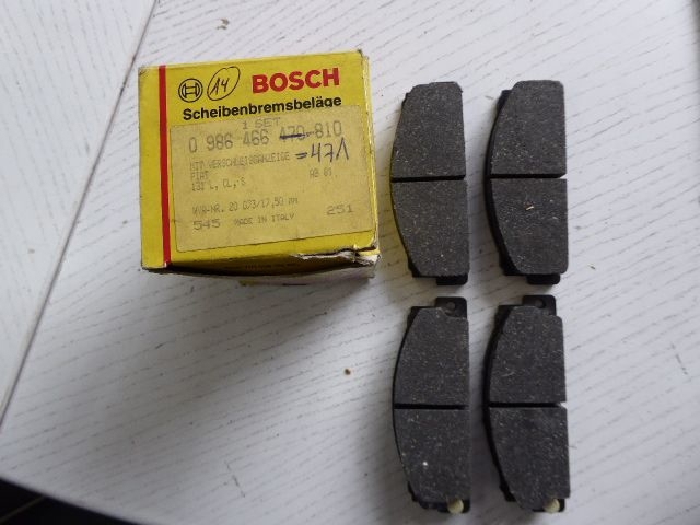 Bosch 0986466470 und 0986466471 Bremsbeläge Fiat 131 L-CL-S