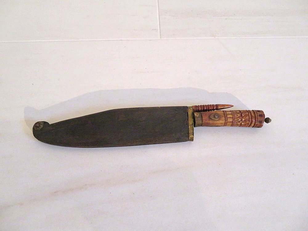 Antikes Messer aus Indonesien / Bormeo (?), sehr filigran verarbeitet