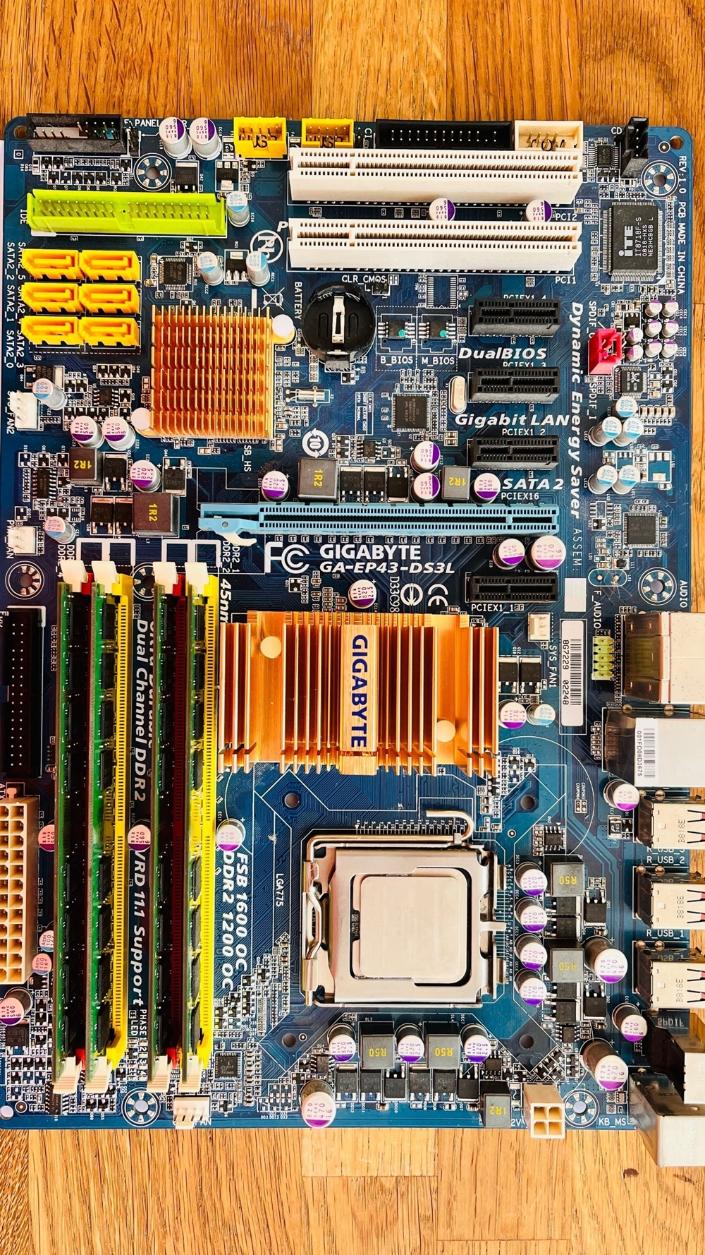 motherboard GIGABYTE GA-EP43-DS3L