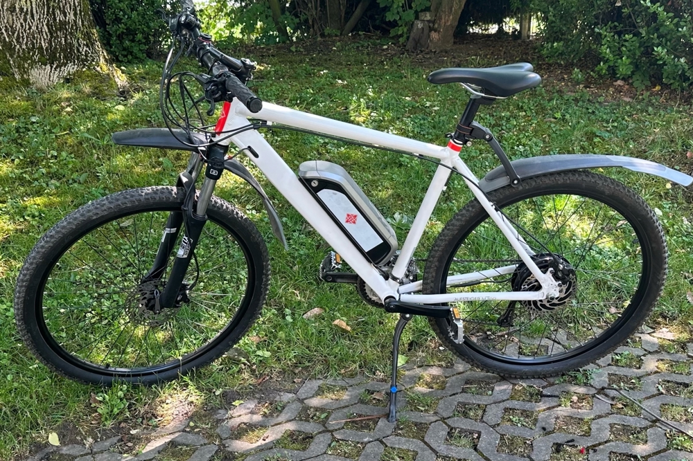 E-bike zu Verkaufen mit verschiedene Möglichkeiten