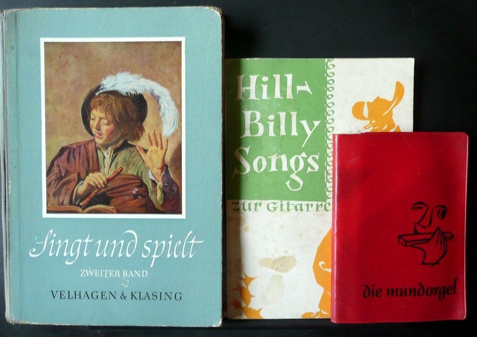 3 Liederbücher, alt und teilweise selten