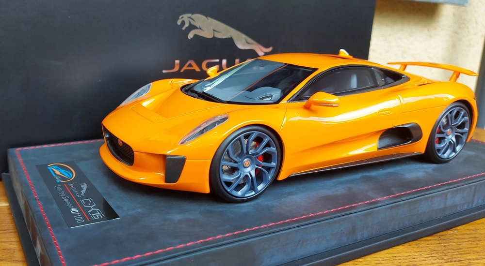 1:18 VAV Jaguar Concept C-X75 Orange auf Ledersockel BBR MR Ovp