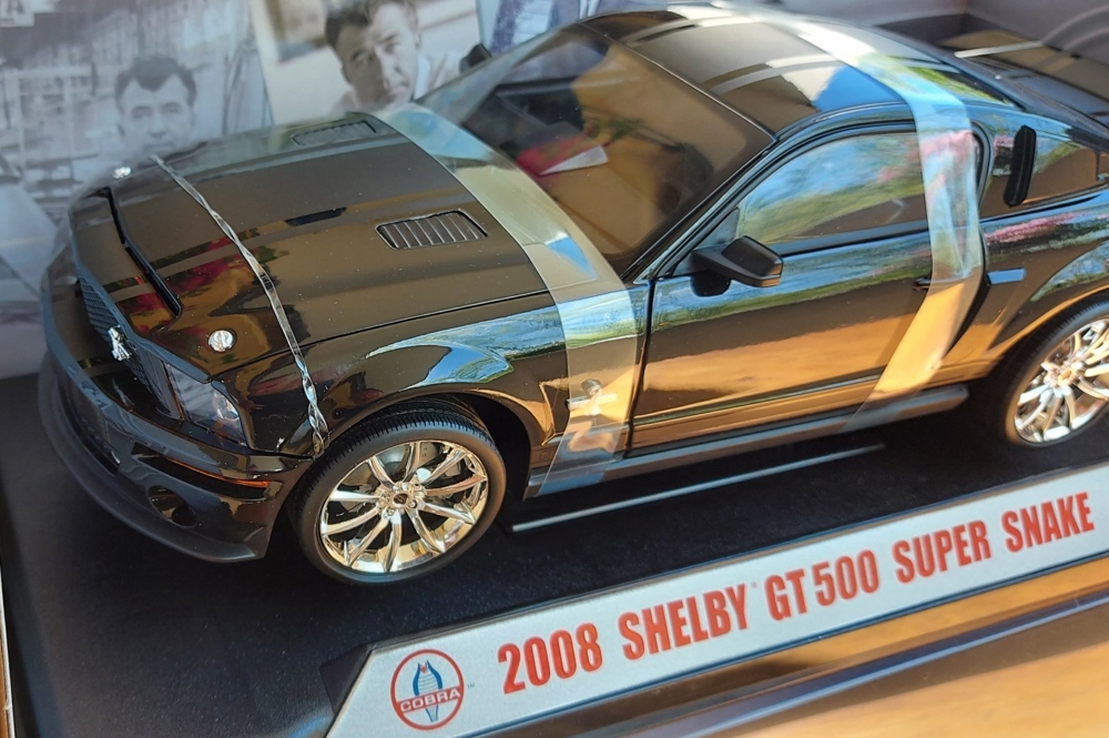 1:18 2008 Shelby GT 500 Super Snake Neu Ovp
