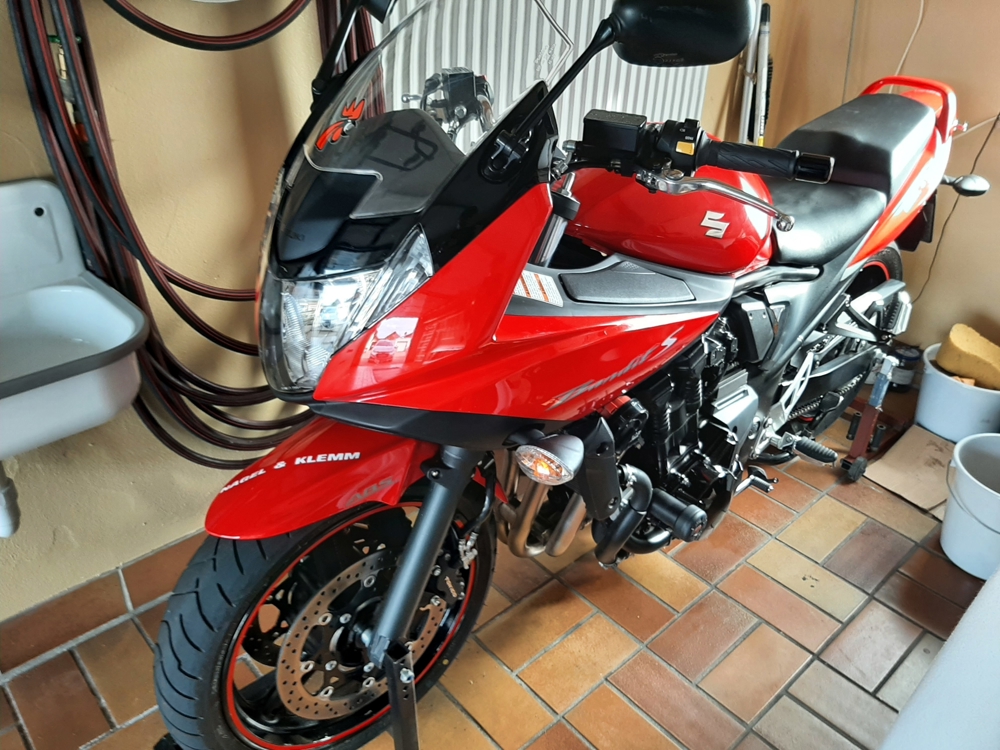 Motorrad Suzuki GSF 650 SA