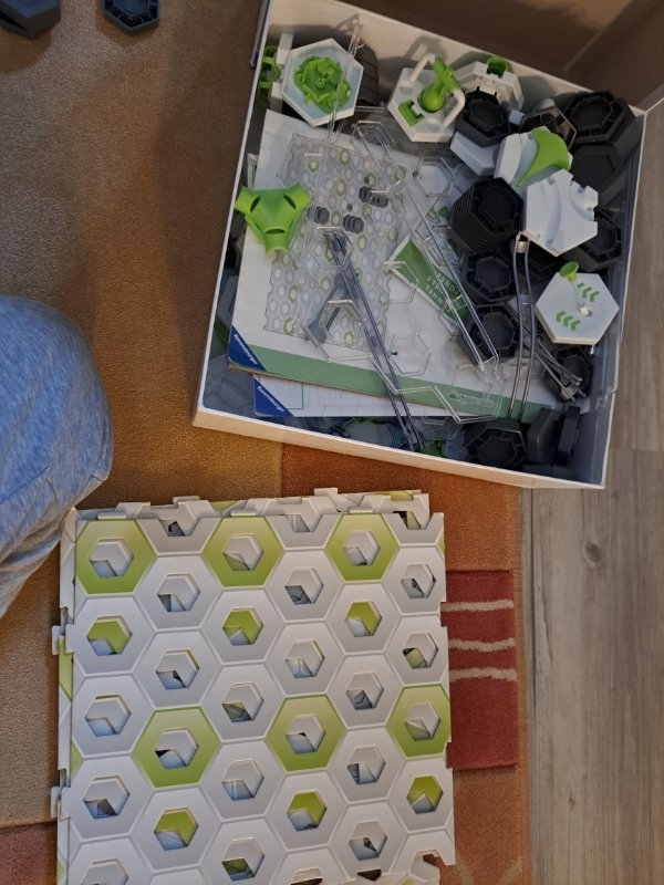 Gravitrack mit verschiedenen sets starterset +etliche zusatz alles top Gravitrack mit verschiedenen sets starterset +etliche zusatz alles top