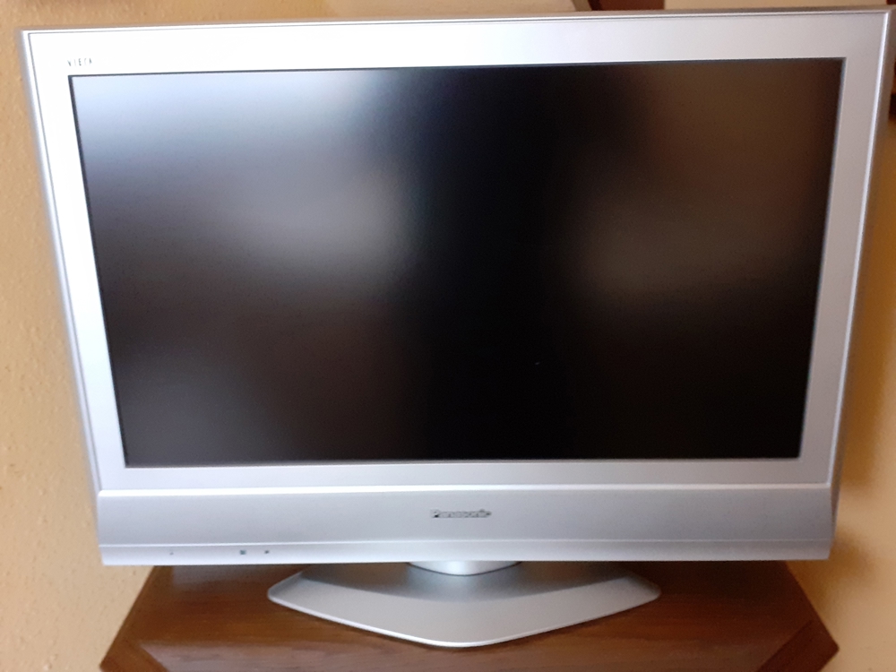 LCD TV/Fernseher - Panasonic Viera TX-32LE7F/S - 32" (81cm)