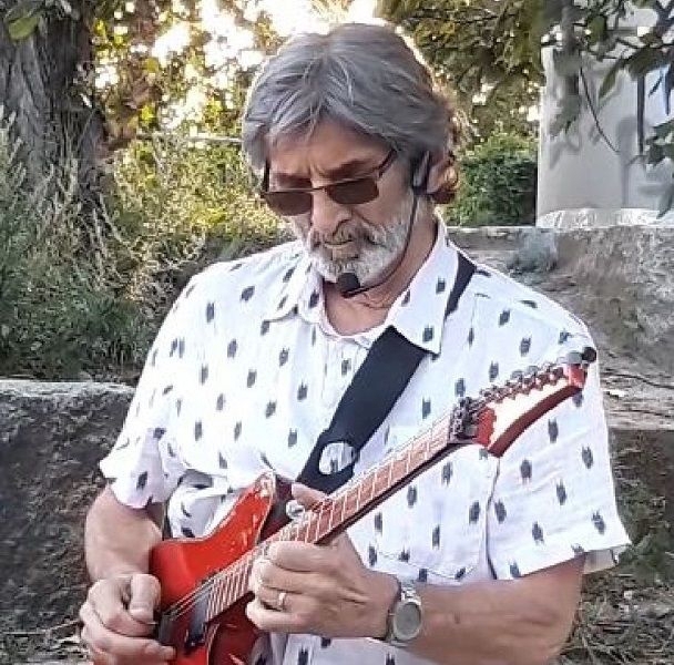 Sänger/Gitarrist sucht ...