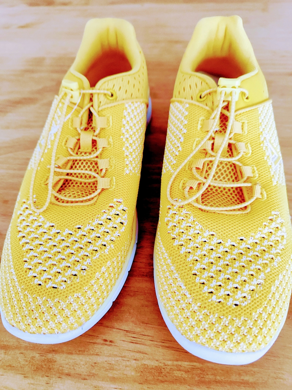 Sneaker gelb Gr. 44 - neu - umständehalber zu verkaufen!!!