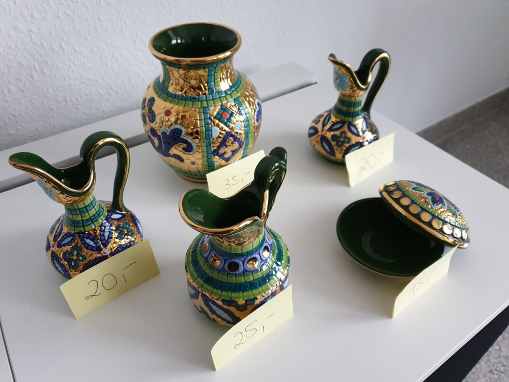 Italienische Vasen / handbemalt mit Gold