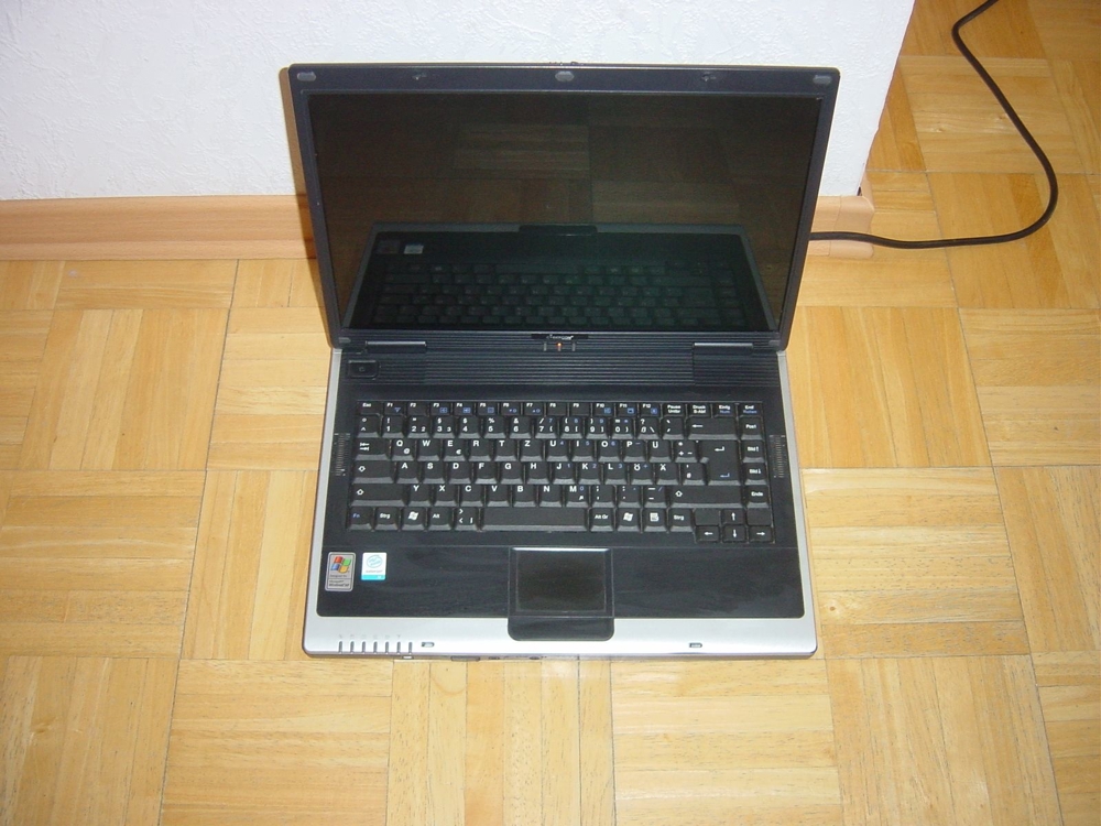 Medion Cybercom Model Mim 2120 defekt Notebook PC