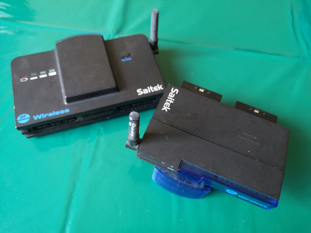 SAITEK Playstation 2 PS2 Wireless RF Adapter System