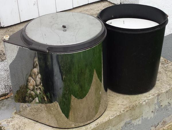 Edelstahl-Muelleimer