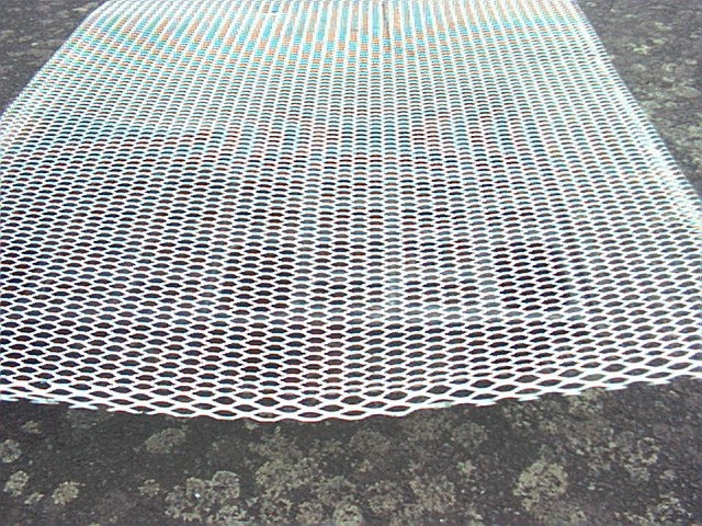 Schlitzblech / Streckmetallblech 2,1 x 1 m, weiß