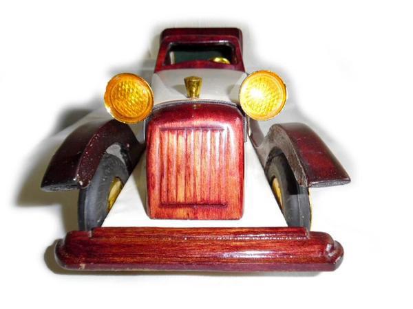 Schönes altes Modellauto