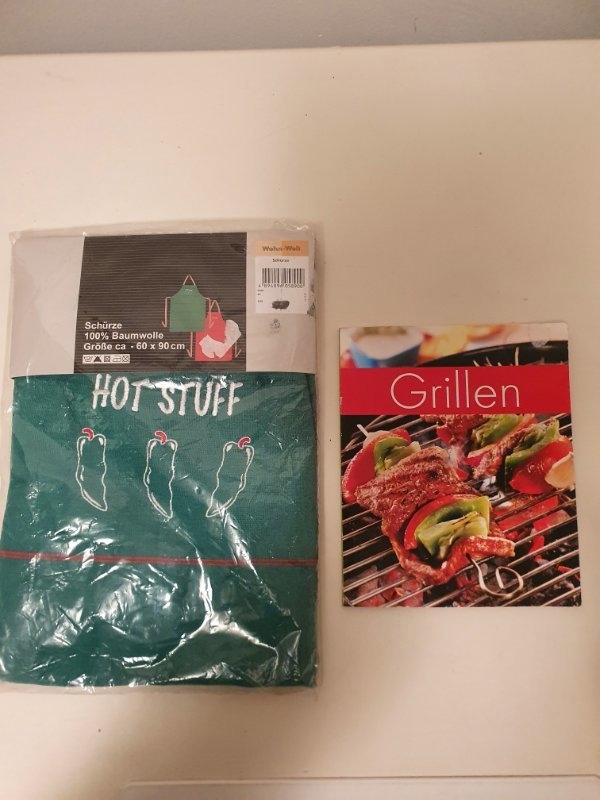 Grill-Schürze und Grill-Kochbuch