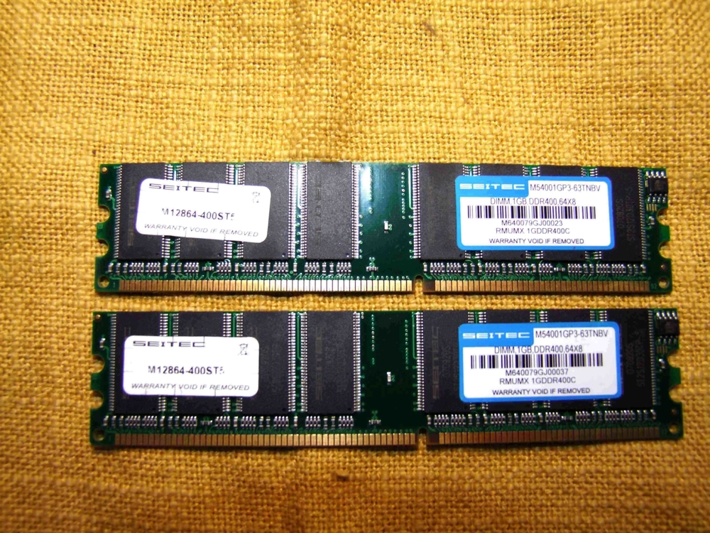 Speicherriegel, PC-Speicher 2GB (2 mal 1GB) DIMM DDR400 64x8
