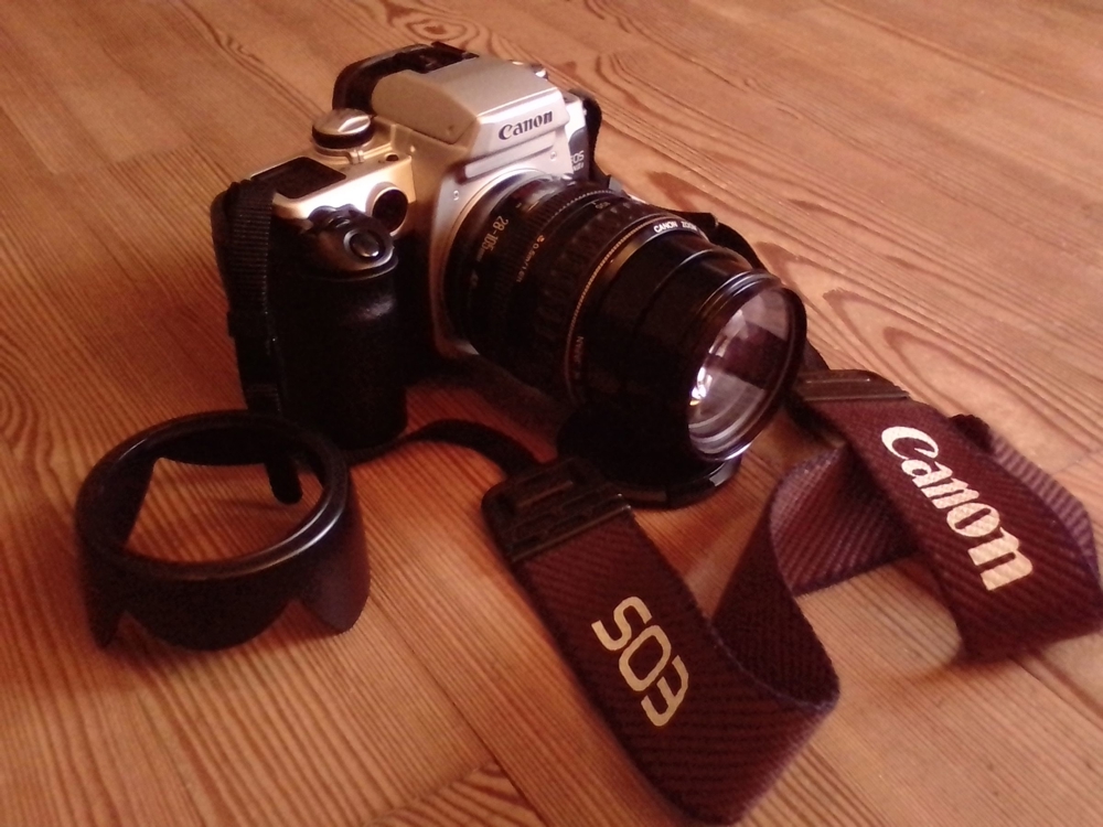 Canon EOS Elan IIE ( keine Digitalkamera)