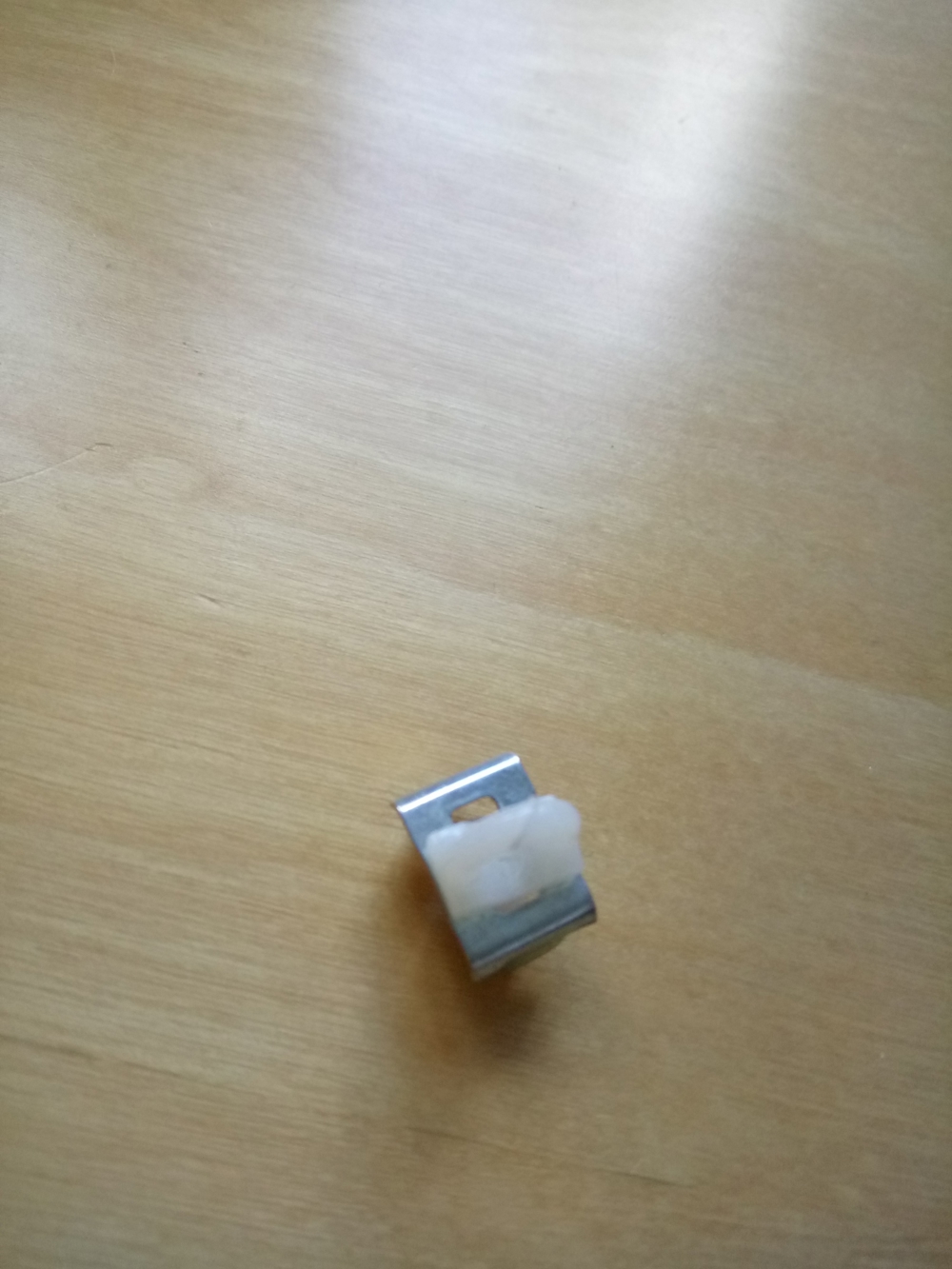 Feststeller für Aluminium-Vorhangschiene Feststeller für Aluminium-Vorhangschiene