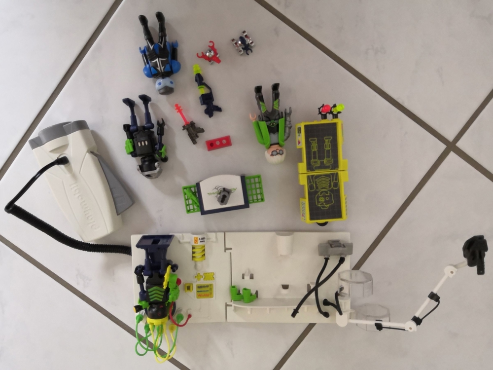 Playmobil Robo Gangsterlabor mit Multifunktionstaschenlampe