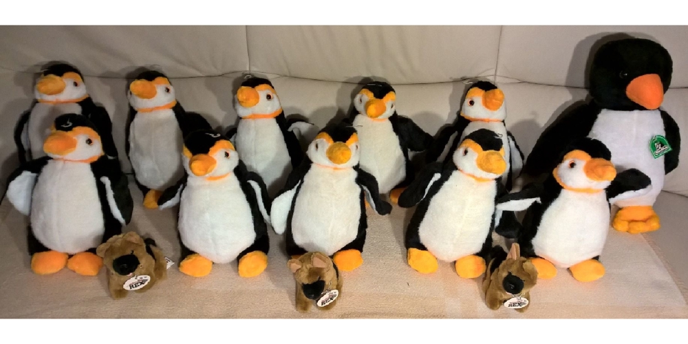 Verschiedene Pinguin Plüschtiere