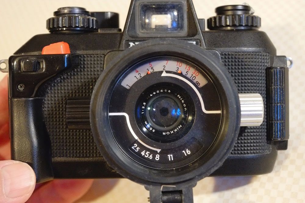 Nikon Unterwasserkamera Nikonos IV-A mit 2,5 35