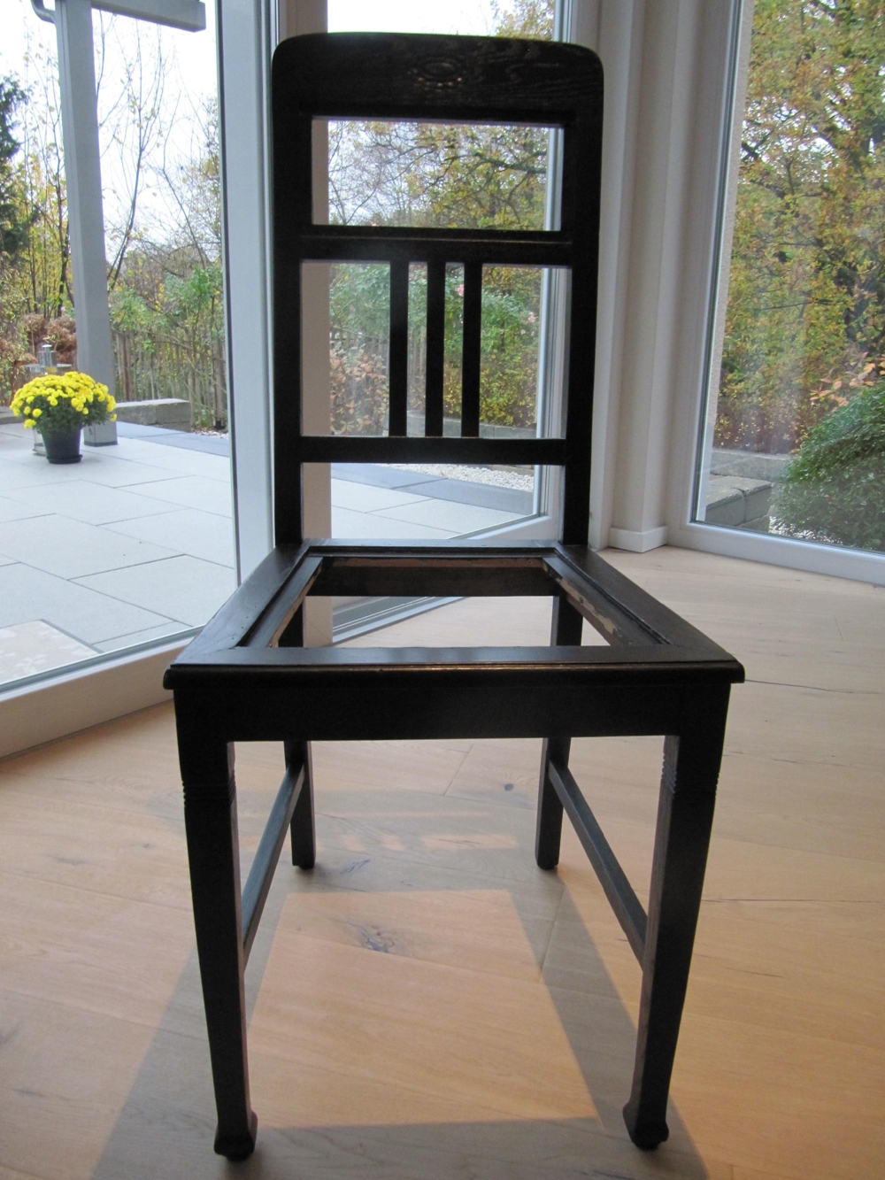 Stühle für Esszimmer / Esstisch - 4 Stück - Antik, Eichenholz schwarz/braun, neu aufgearbeitet