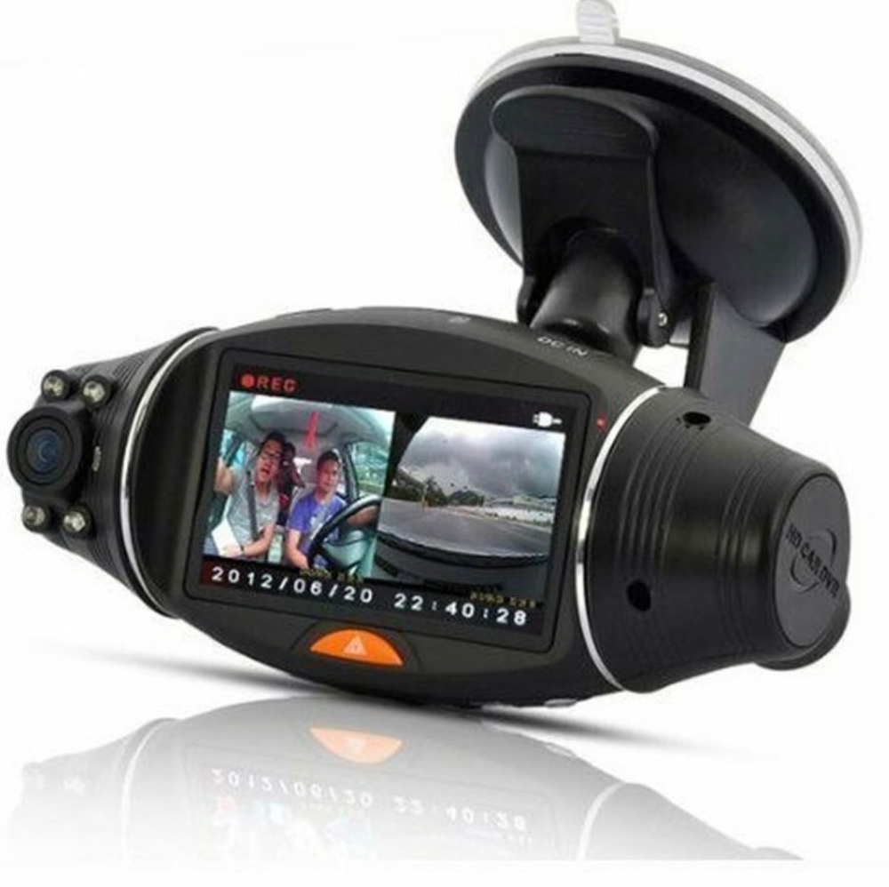 Dashcam in HD Qualität mit 2 Kameras, GPS und G-Sensor neuwertig