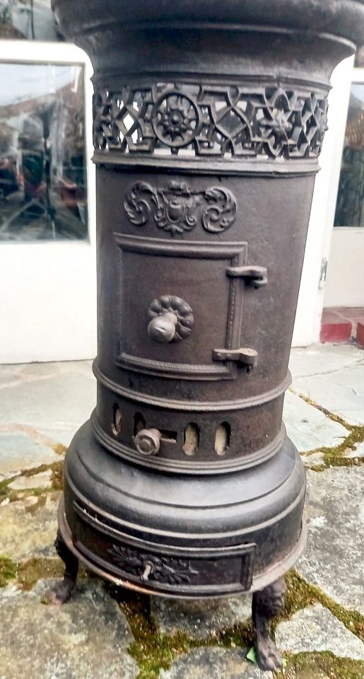 Antiker Ofen Gusseisen Jugendstil Ovaler Kanonenofen TOP