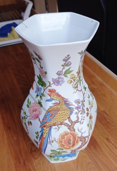 Vase, ca. 30 cm hoch, Porzellan, Manufaktur: Kaiser