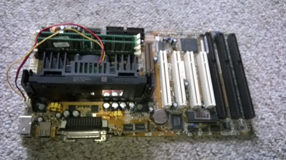 Tekram P6B40-A4X 440BX mit Pentium II 350/100/512 - evtl. mit Speicher