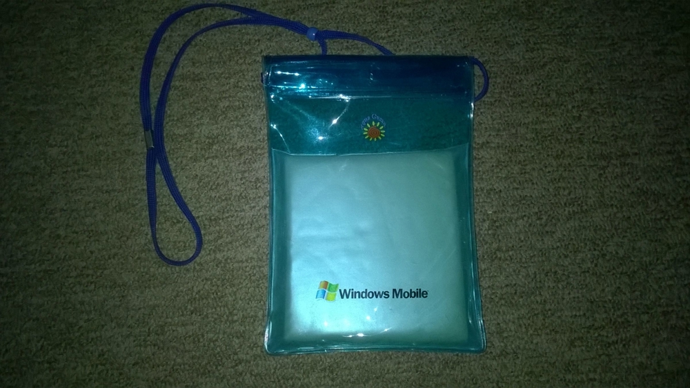 Für Sammler - Smartphone Wasserschutzhülle mit "Windows Mobile" Aufdruck