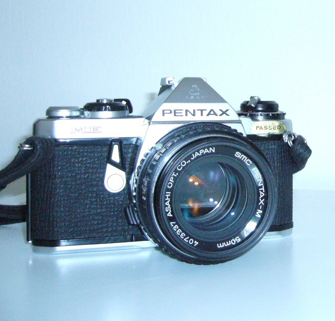 Klassische 35mm-Spiegelreflexkamera