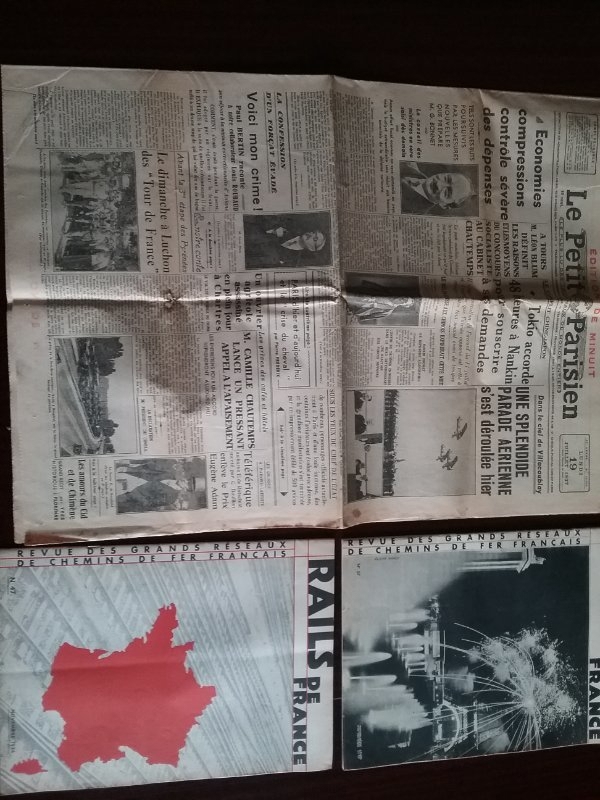 2 Rails de France sowie 1Le Petit Zeitung von 1936/37 zu verkaufen.