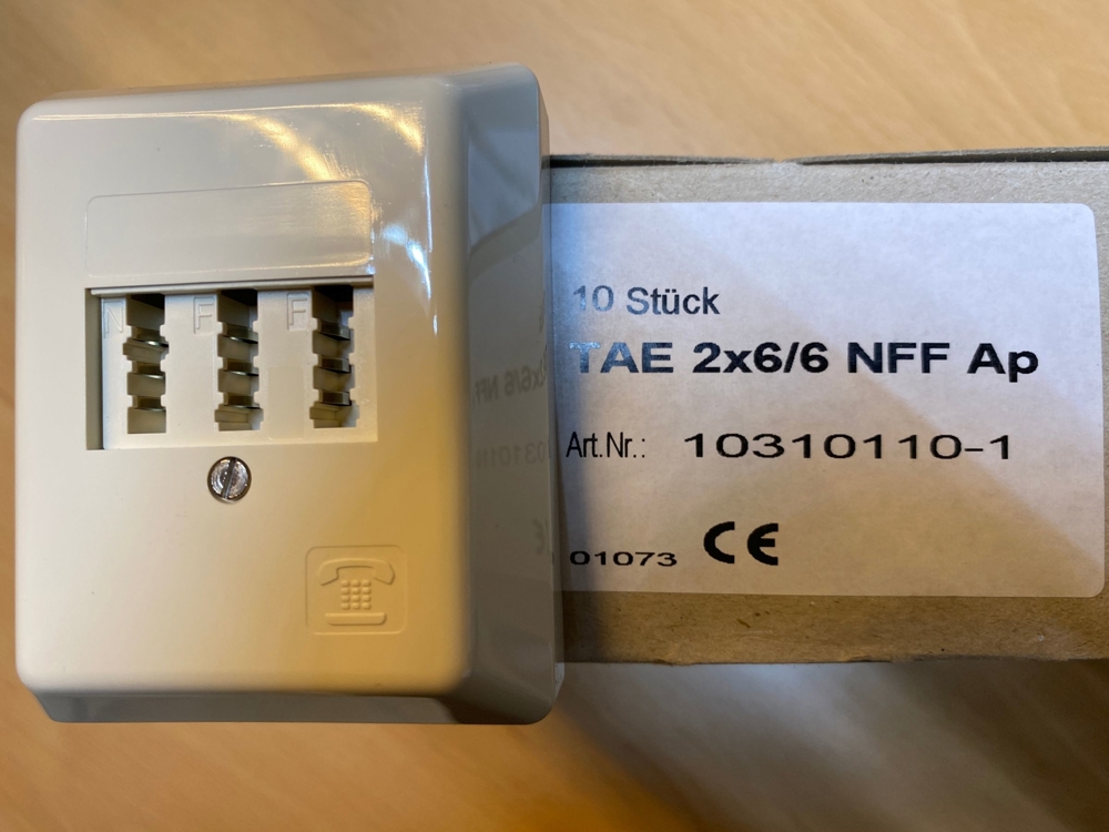 11 x Telefondose 2 x 6 6 NFF, AP, neu