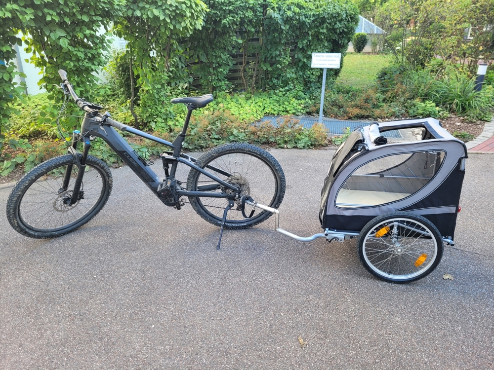 Vermietung vom Fahrrad-Hundeanhänger