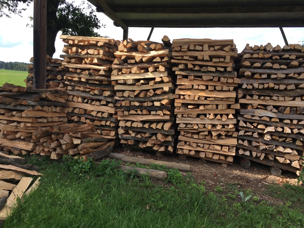 Brennholz - Feuerholz , Fichte und Buche zu verkaufen
